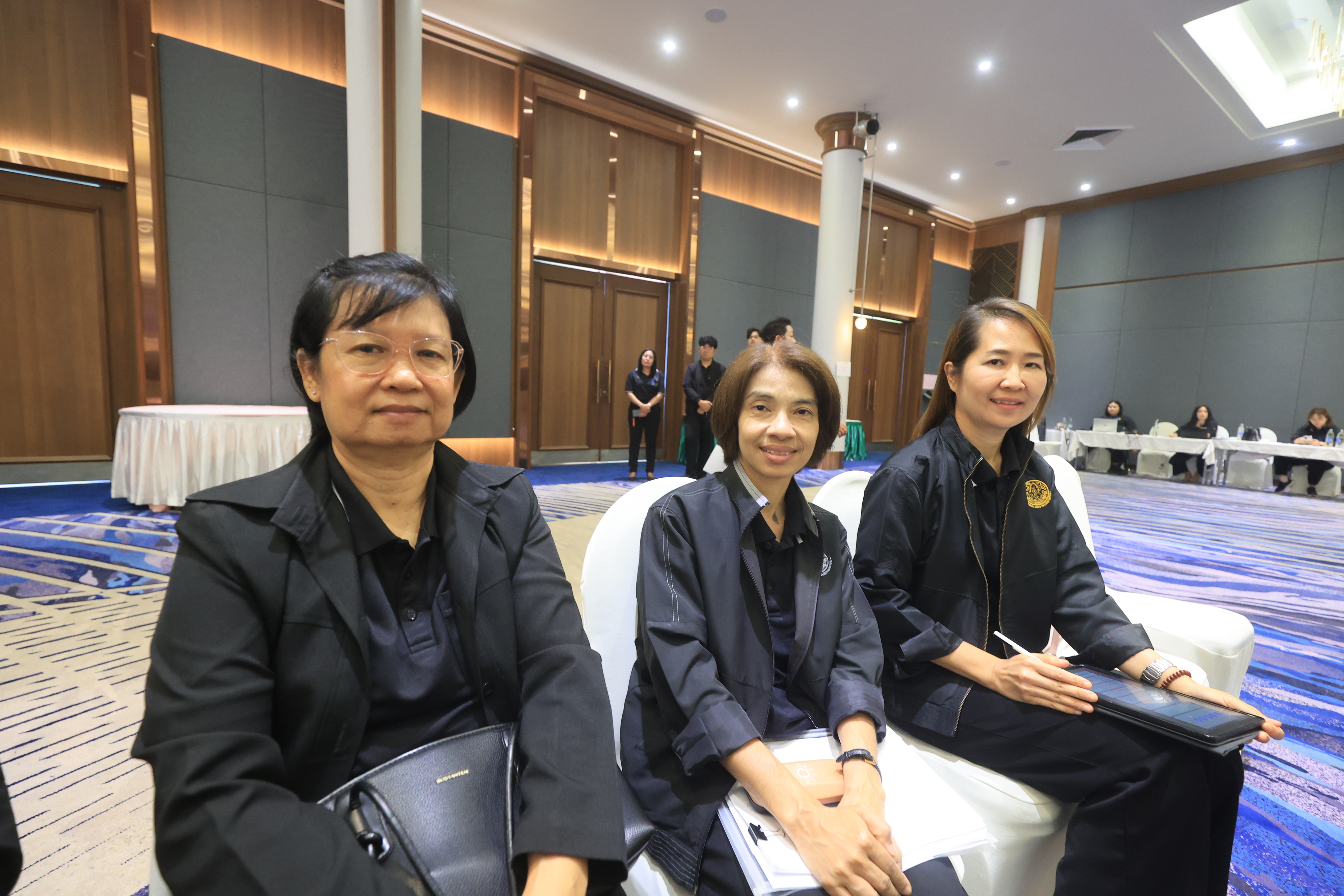 title - เลขาฯ ส.ป.ก. ประชุมเข้ม! 